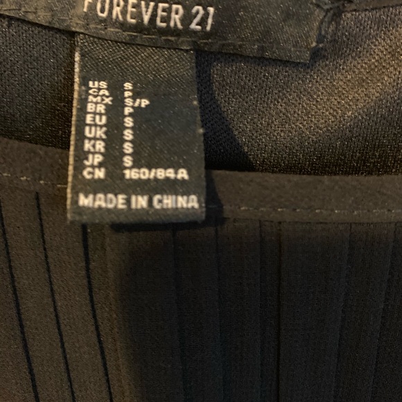 Pretty little lace black dress - Picture 5 of 6